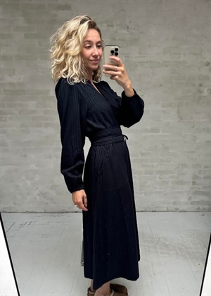 Paris midi kjole Dark Navy Lollys Laundry 